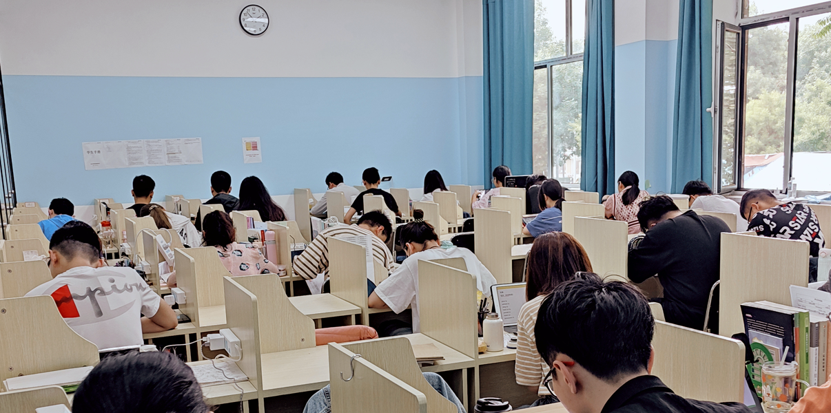 巴彦淖尔考研寄宿学校-学习氛围